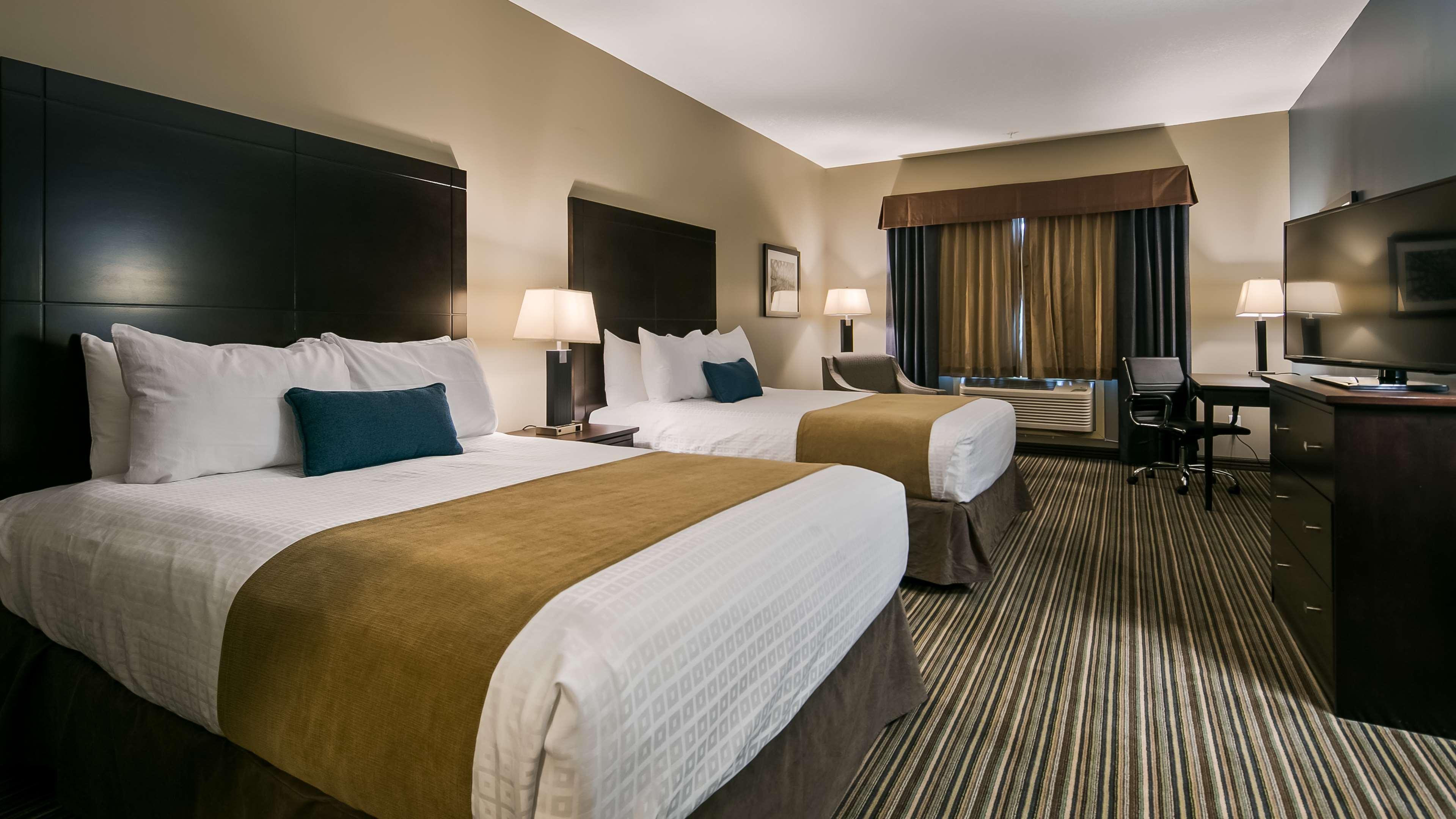 Best Western Plus Fort Saskatchewan Inn & Suites Exterior photo