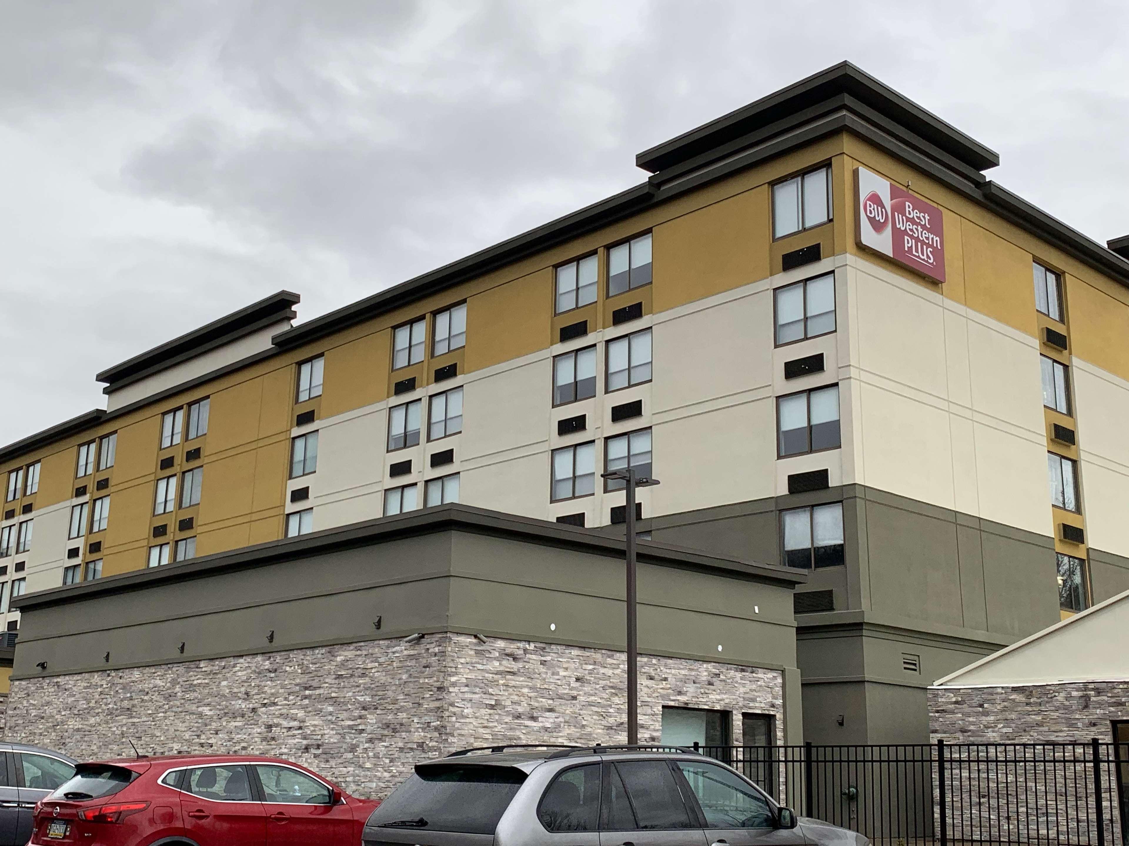 Best Western Plus Fort Saskatchewan Inn & Suites Exterior photo