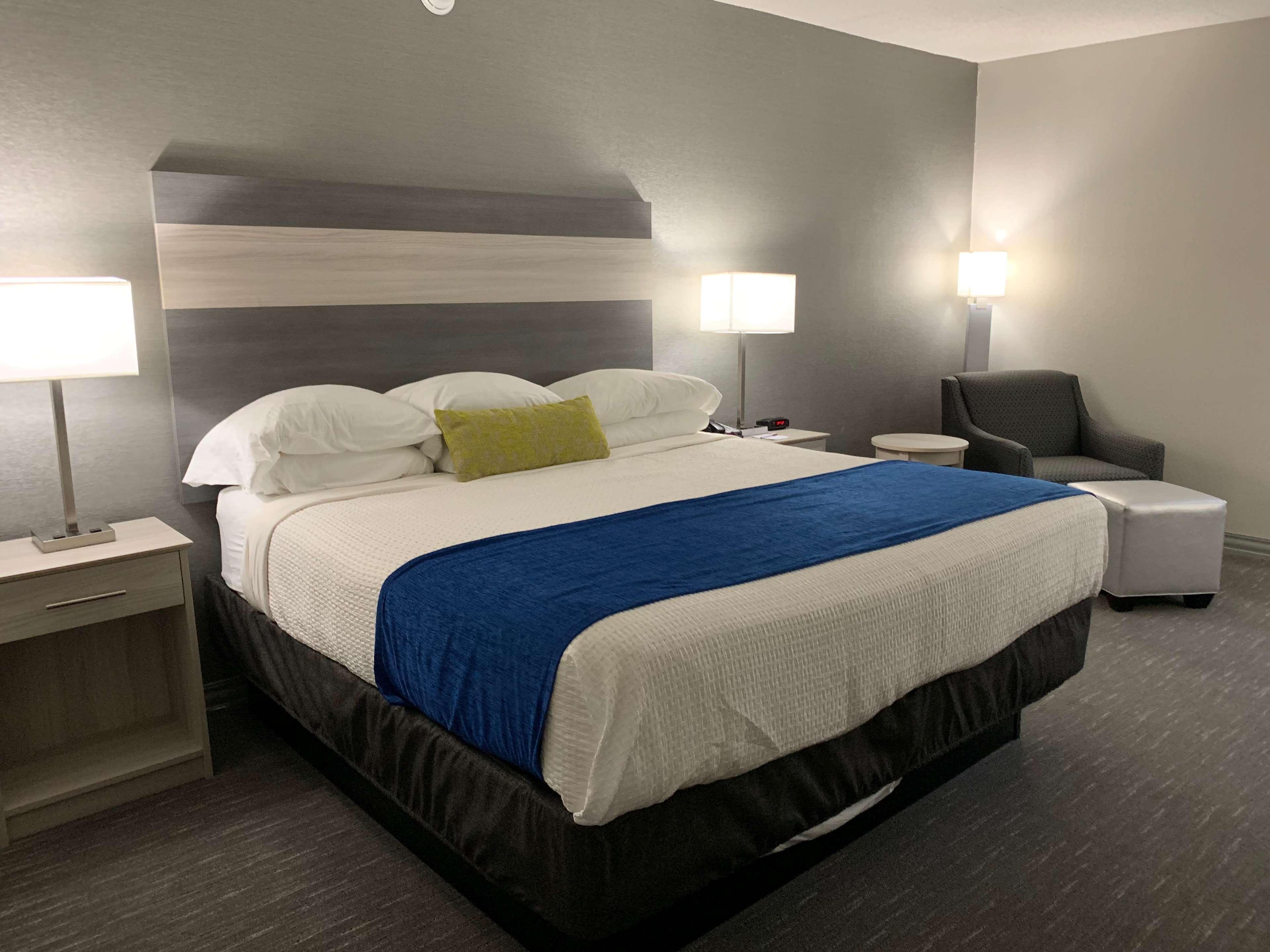 Best Western Plus Fort Saskatchewan Inn & Suites Exterior photo