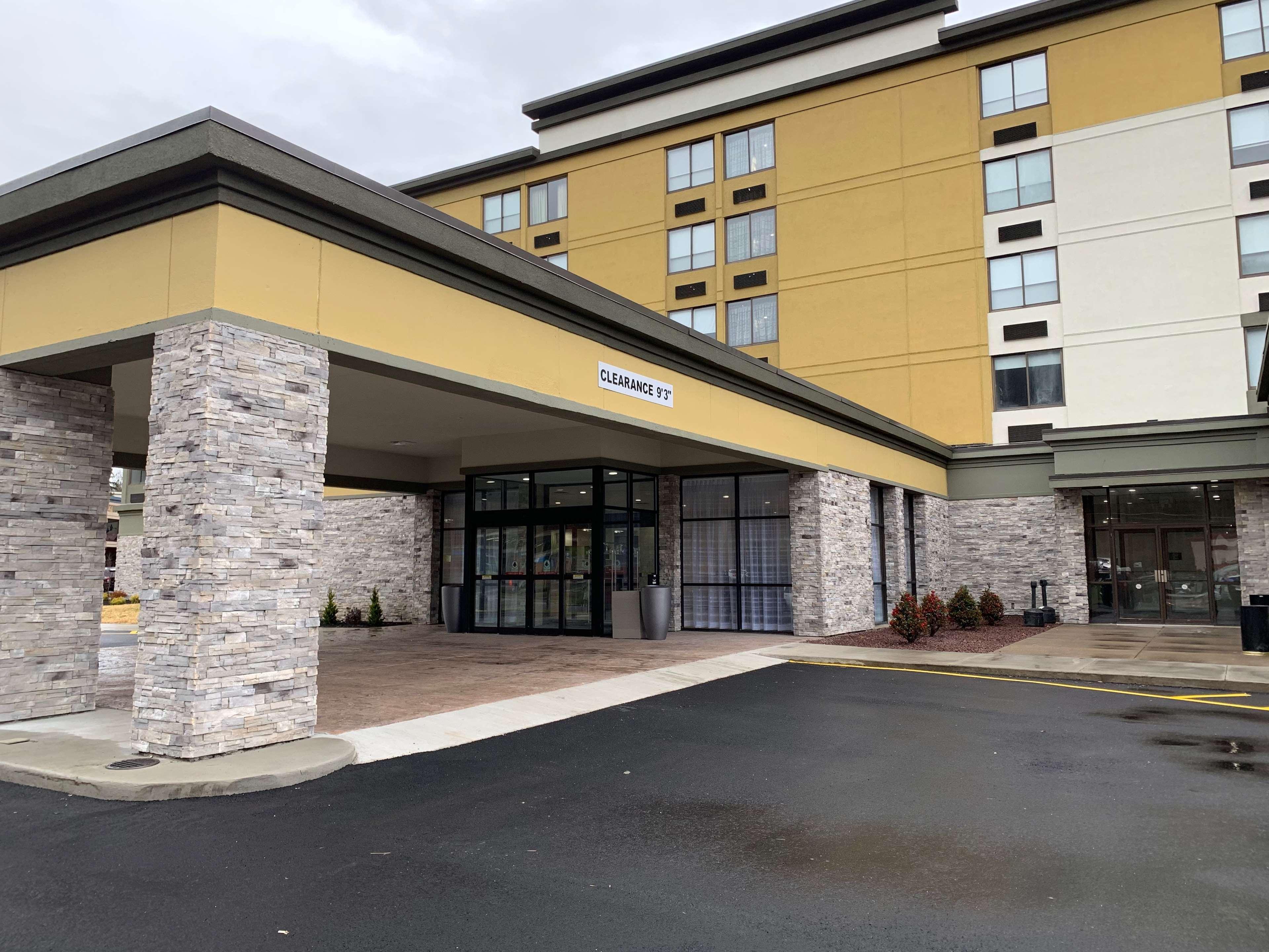 Best Western Plus Fort Saskatchewan Inn & Suites Exterior photo