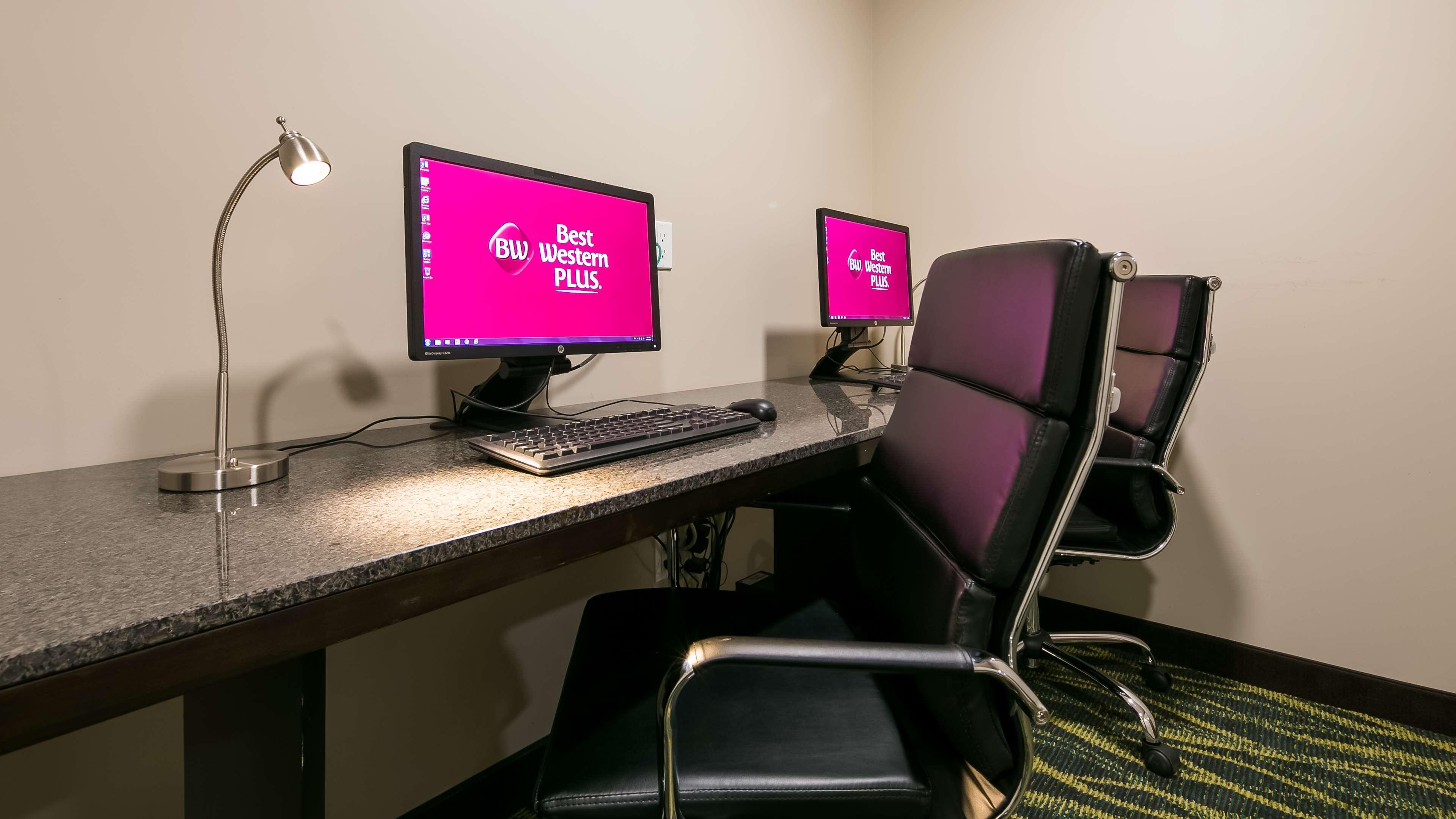 Best Western Plus Fort Saskatchewan Inn & Suites Exterior photo