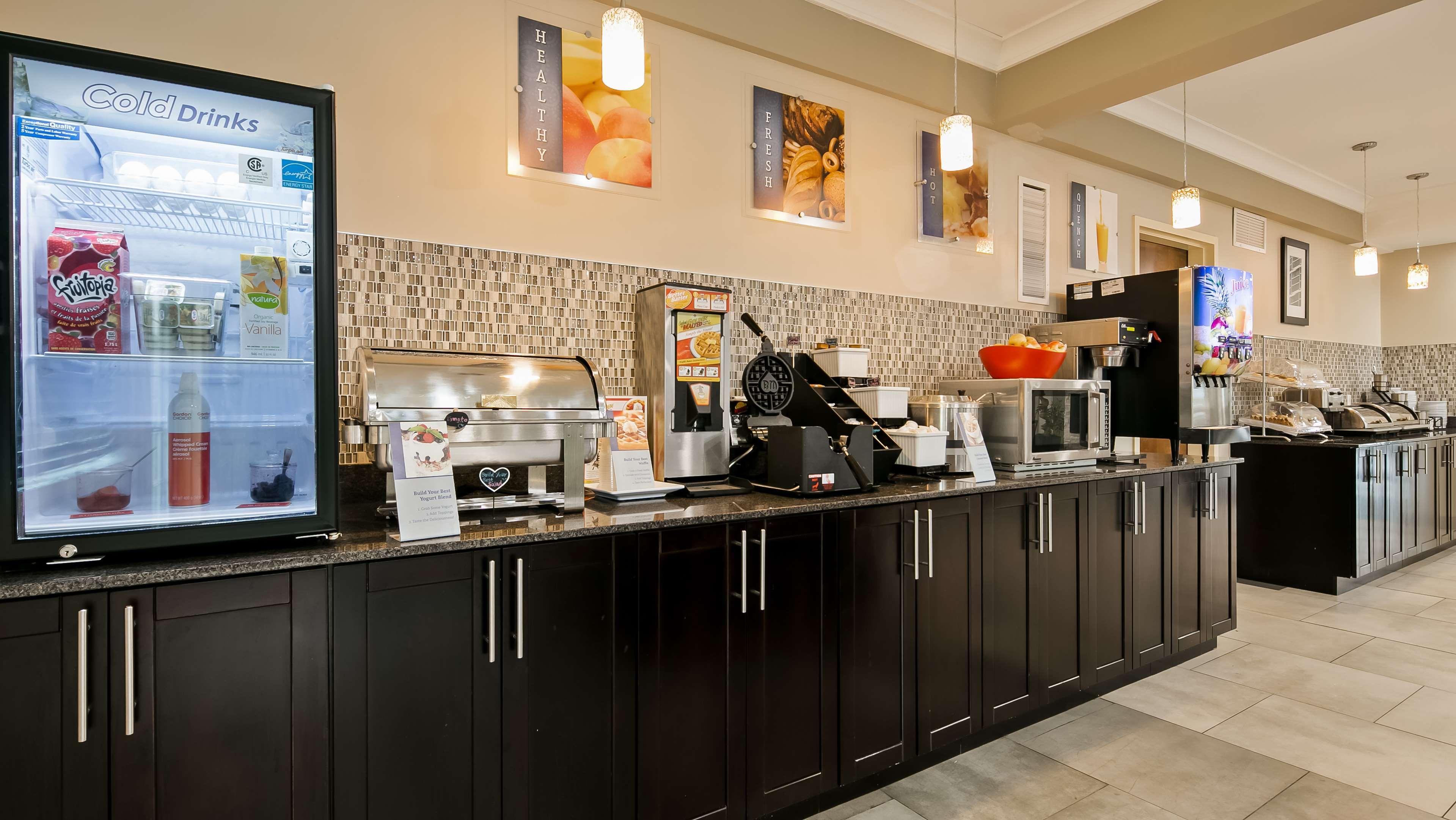 Best Western Plus Fort Saskatchewan Inn & Suites Exterior photo