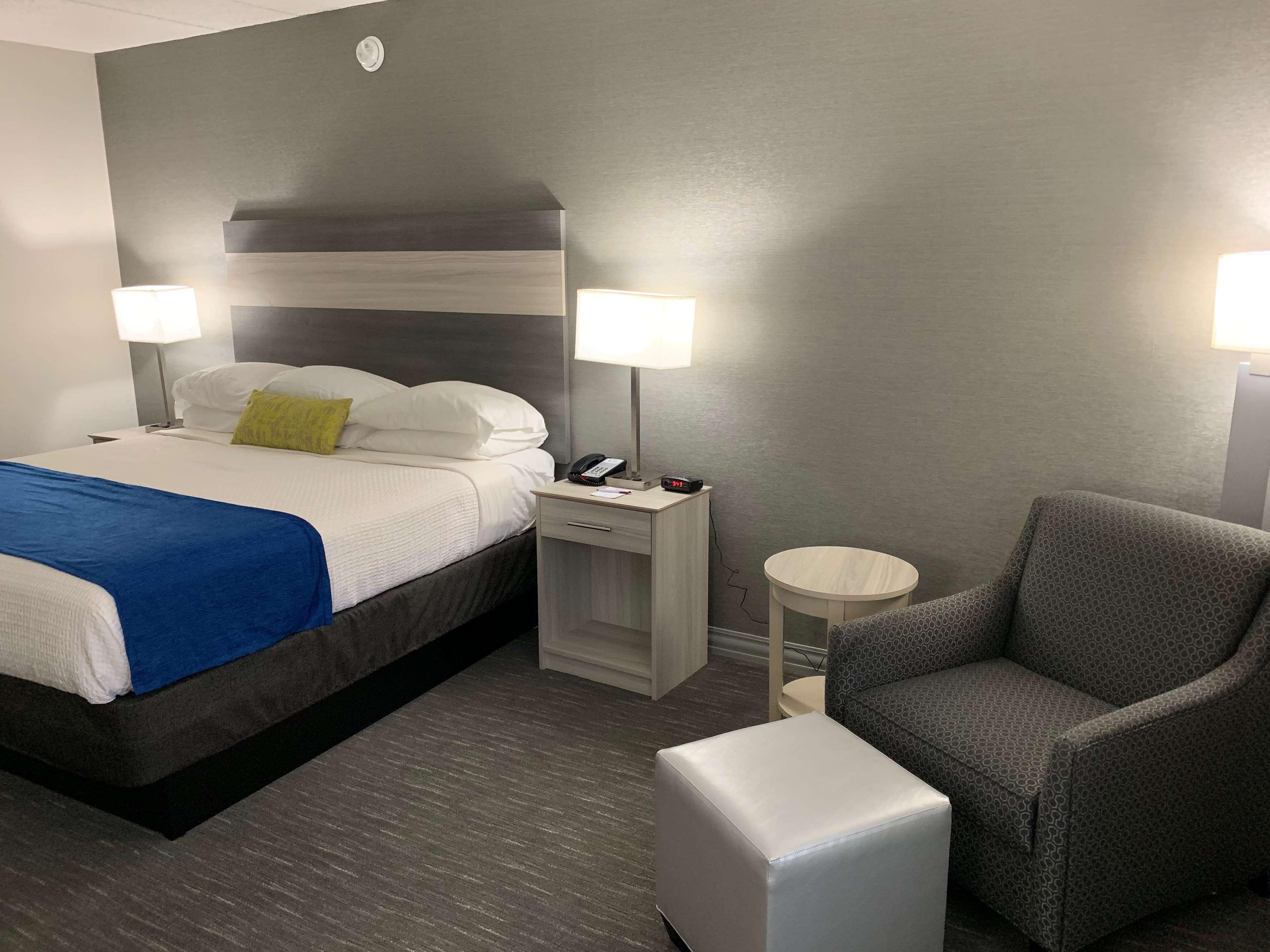 Best Western Plus Fort Saskatchewan Inn & Suites Exterior photo
