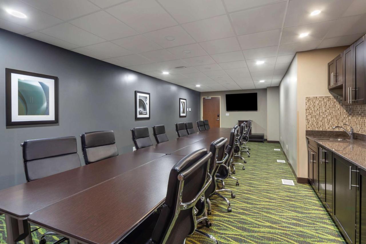 Best Western Plus Fort Saskatchewan Inn & Suites Exterior photo