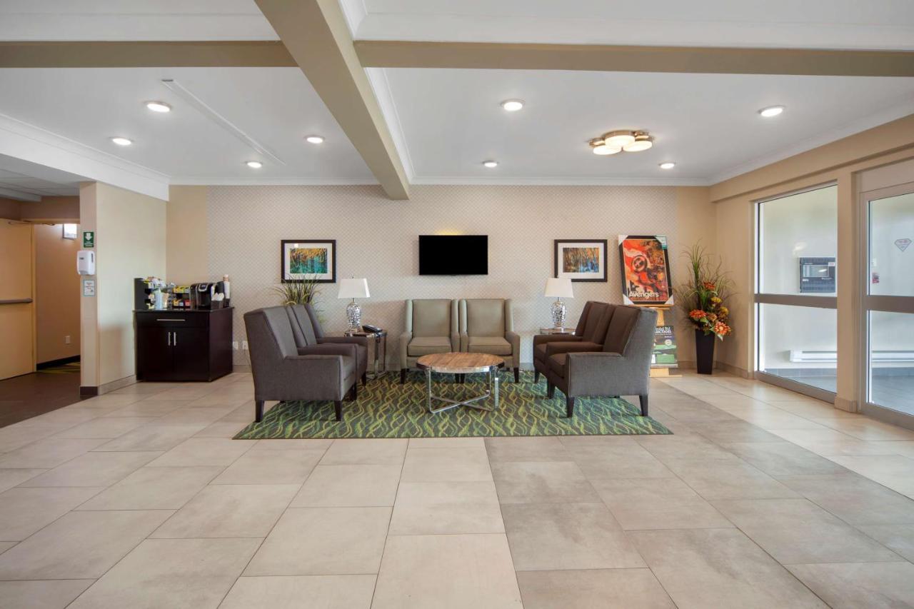 Best Western Plus Fort Saskatchewan Inn & Suites Exterior photo
