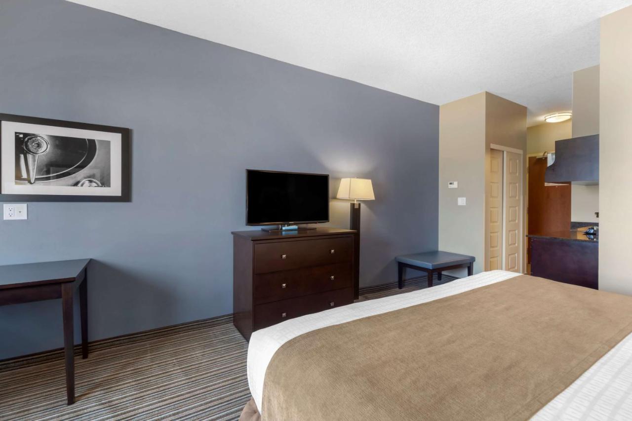 Best Western Plus Fort Saskatchewan Inn & Suites Exterior photo