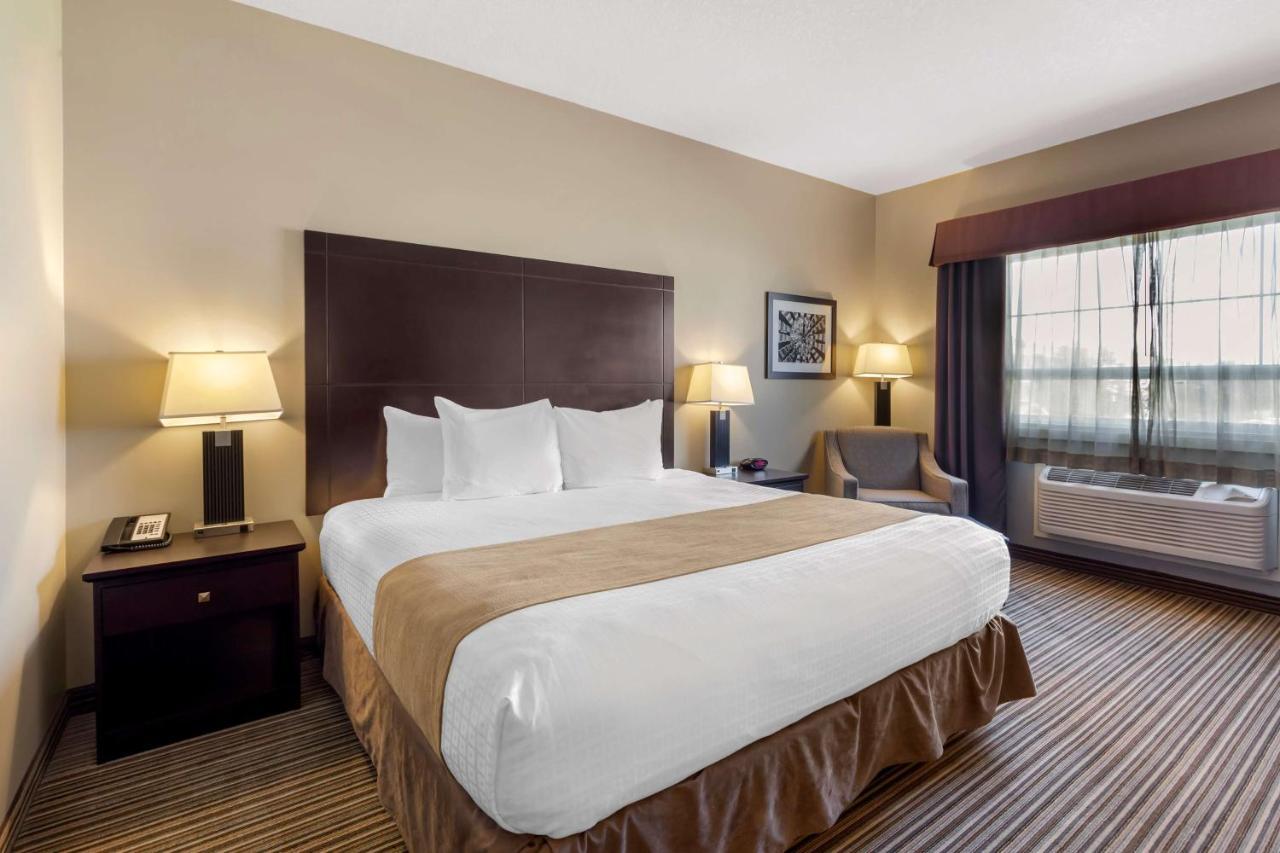 Best Western Plus Fort Saskatchewan Inn & Suites Exterior photo