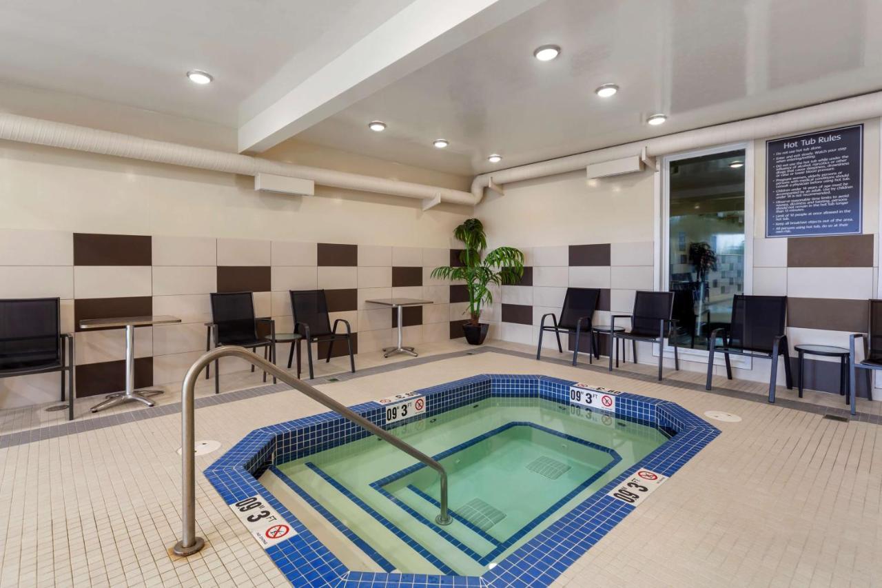 Best Western Plus Fort Saskatchewan Inn & Suites Exterior photo