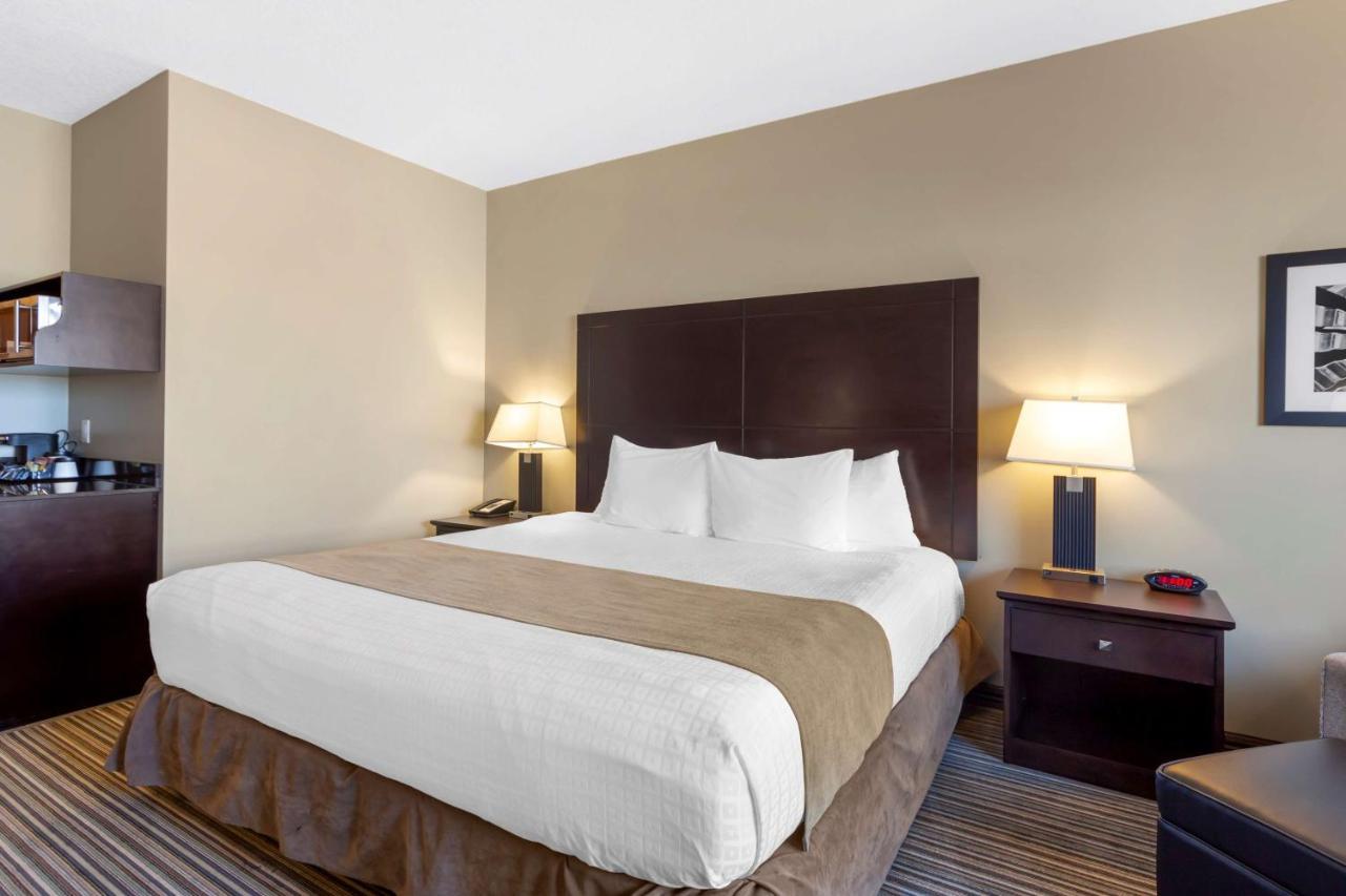 Best Western Plus Fort Saskatchewan Inn & Suites Exterior photo