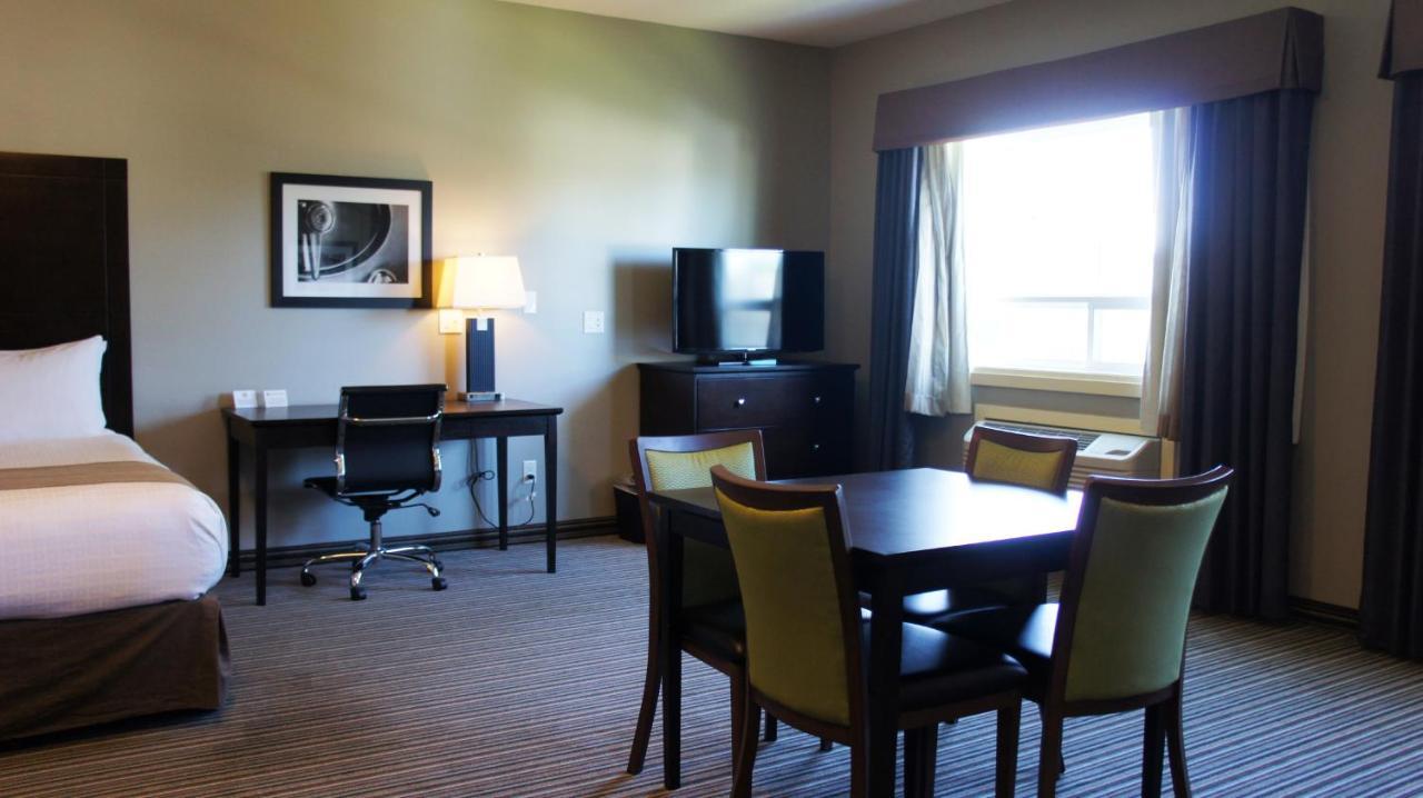 Best Western Plus Fort Saskatchewan Inn & Suites Exterior photo