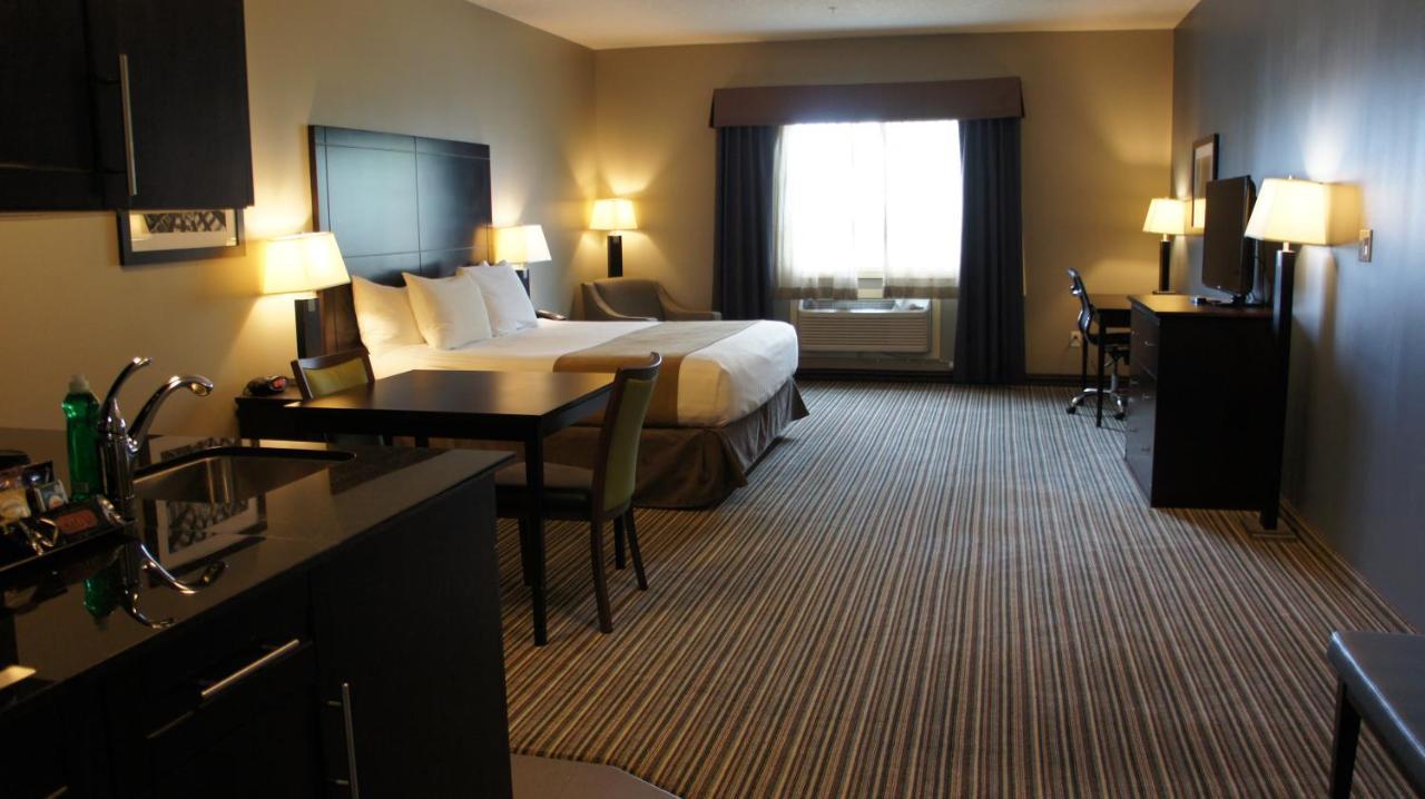 Best Western Plus Fort Saskatchewan Inn & Suites Exterior photo