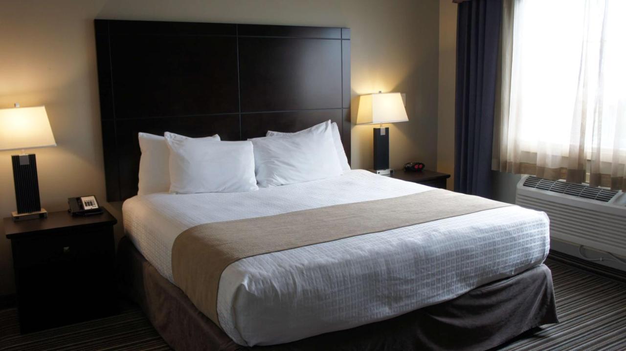 Best Western Plus Fort Saskatchewan Inn & Suites Exterior photo