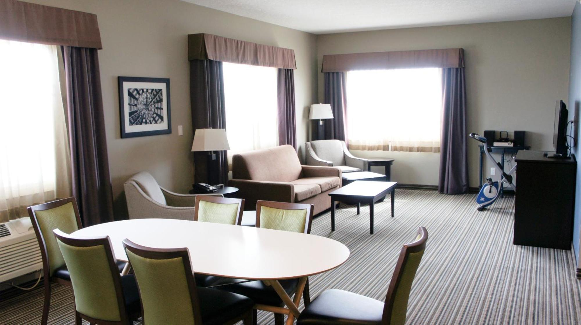 Best Western Plus Fort Saskatchewan Inn & Suites Exterior photo