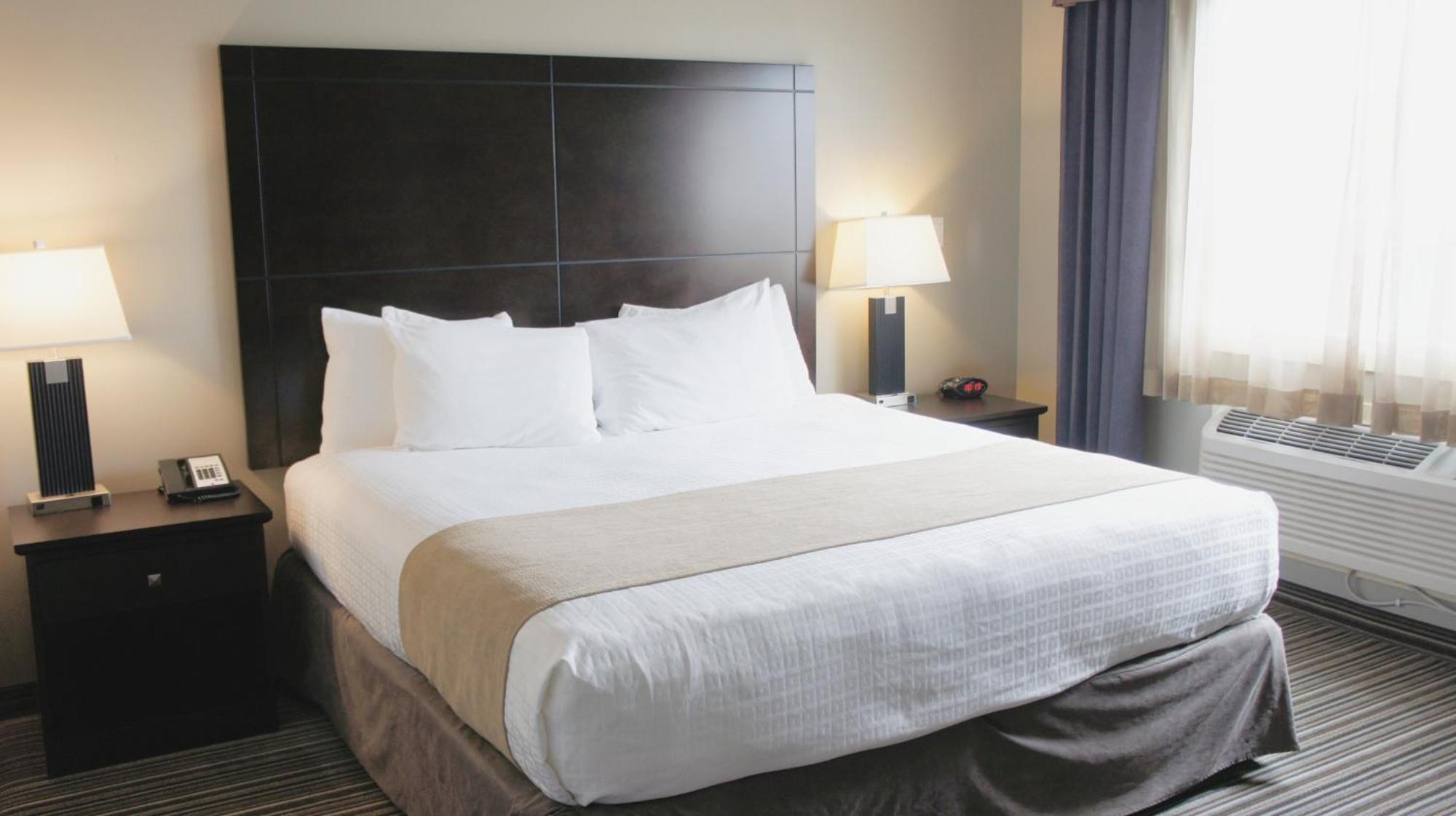 Best Western Plus Fort Saskatchewan Inn & Suites Exterior photo