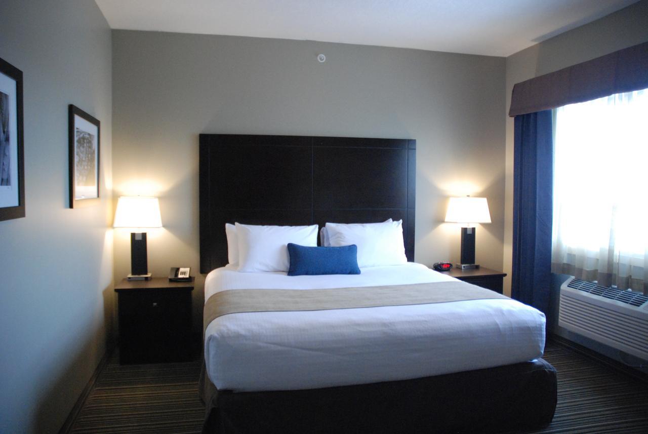 Best Western Plus Fort Saskatchewan Inn & Suites Exterior photo